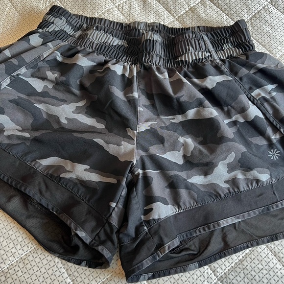 Athleta | Athletic | Mesh Racer Run | Short | Mid Rise | 4” | Camo |‎ XS - Picture 2 of 6